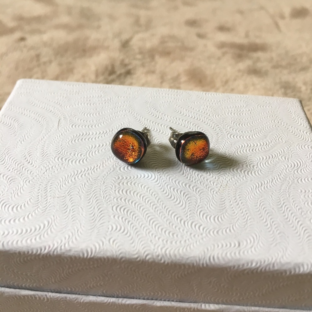 Fiery Glass studded earrings